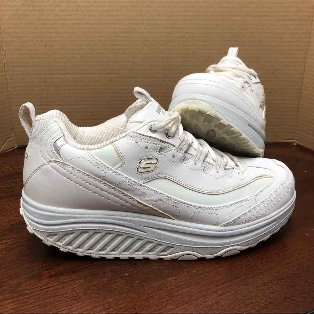 Skechers Women’s size 10 Shape ups SN 11800 White Leather Walking Running Shoes